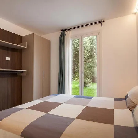 Apartman Manzoni 3 *